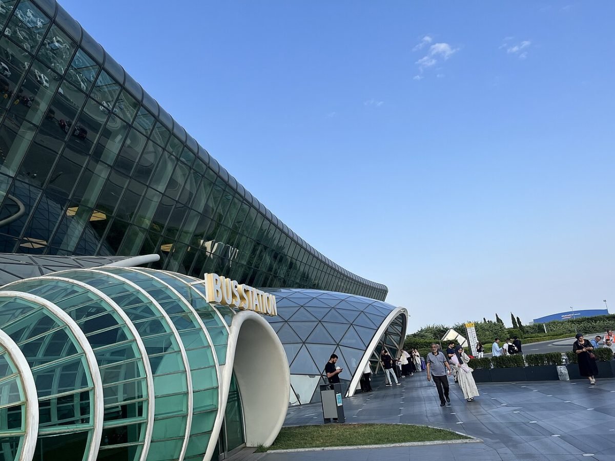 Hava limanı transferi — 20 AZN-dən